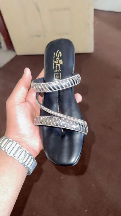 New%20women's%20and%20stylish%20and%20unique%20with%20comfortable%20ladies%20for%20girls%20flat%20slippers%20-%20Image%207