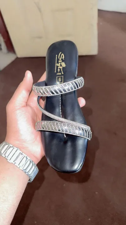 New%20women's%20and%20stylish%20and%20unique%20with%20comfortable%20ladies%20for%20girls%20flat%20slippers%20-%20Image%207