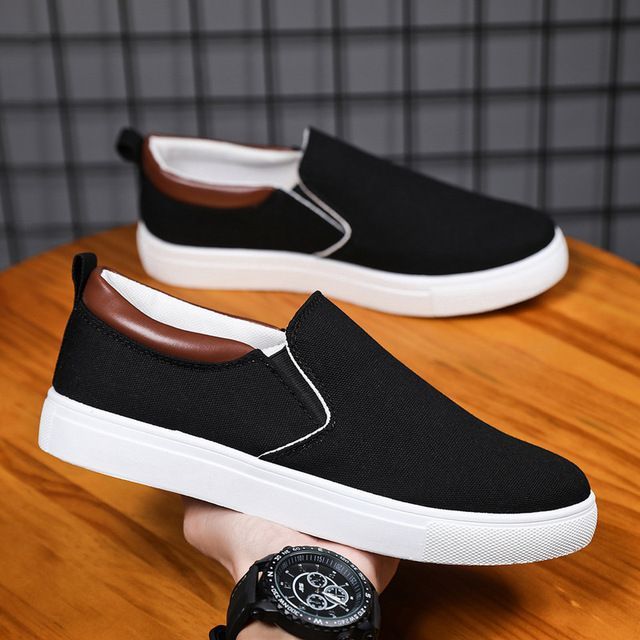 New%20Trendy%20Black%20Color%20Korean%20Canvas%20Sneakers%20Shoes%20for%20Men%20Slip%20On%20Casual%20Shoes%20-%20Image%202