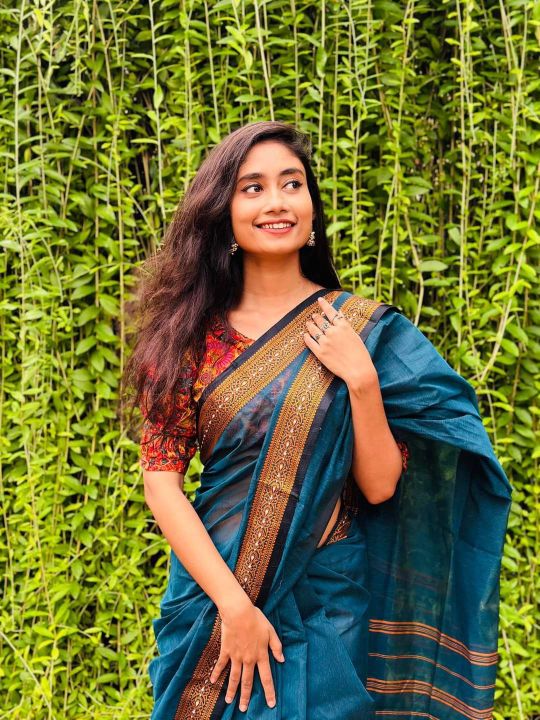 Elegant & Stylish Tangail Tant Halfsilk Nakshi Par Saree for Women - Comfortable and Suitable for All Seasons