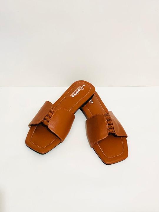 Slim%20and%20Flat%20Fashionable%20Shoes%20for%20Women%20and%20Girls%20%7C%20Button%20shoes%20-%20Image%205