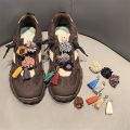 1Pcs Autumn Winter Maillard Tassel Pendant Shoe Charms Leather Flower Shoelace Buckle Sports Shoe Decoration Accessory Buckle. 