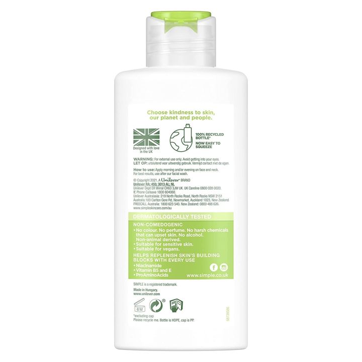 Simple%20Hydrating%20Light%20Moisturizer%20125ml%20-%20Image%206