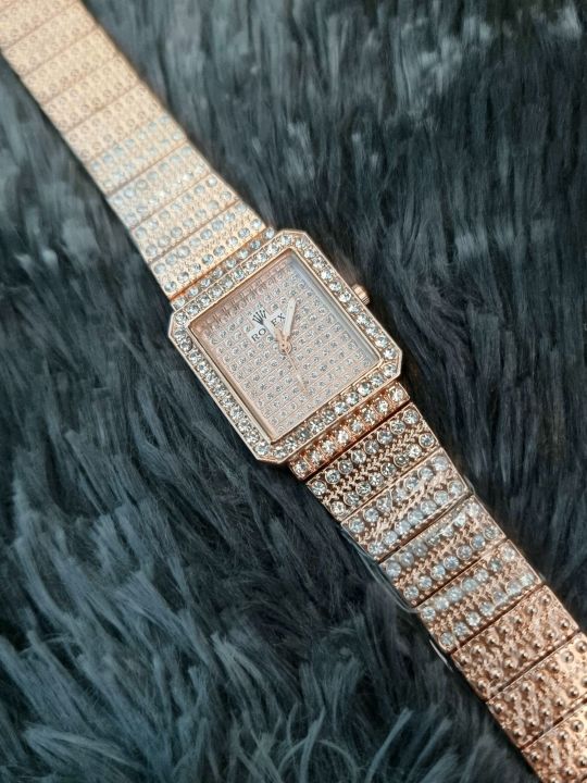 new fashionable styles watches for women's