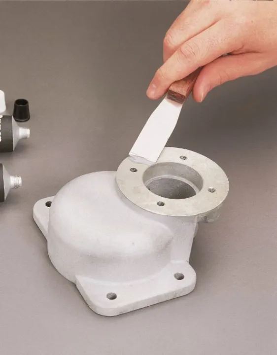 aluminium%20repairing%20putty%20adhesive%20-%20Image%203