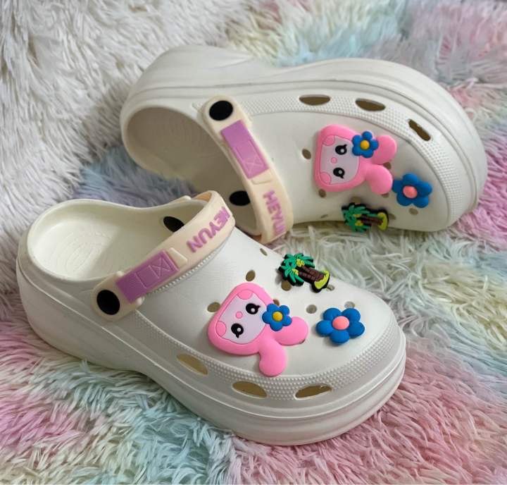 New%20Premium%20EVA%20Thick-Sole%20Comfort%20Lightweight%20Soft%20Cushion%20Slip-On%20Shoes%20Clogs%20Sandals%20with%20Cute%20Decorative%20Charms%20-%20Image%202