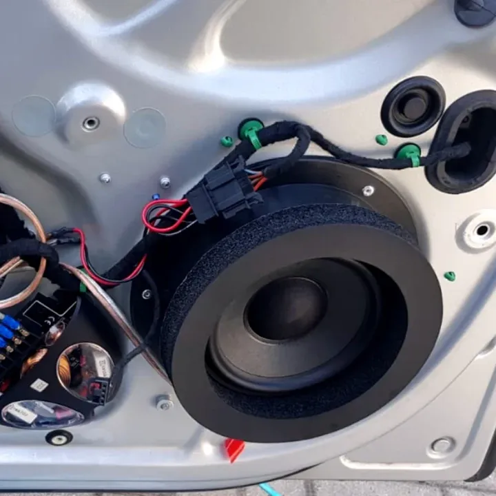 4Pcs%206.5%20Inch%20Universal%20Car%20Speaker%20Foam%20Ring%20Soundproof%20Acoustic%20Seal%20Pad%20Strong%20Self-Adhesive%20Auto%20Door%20Audio%20Enhancer%20-%20Image%205
