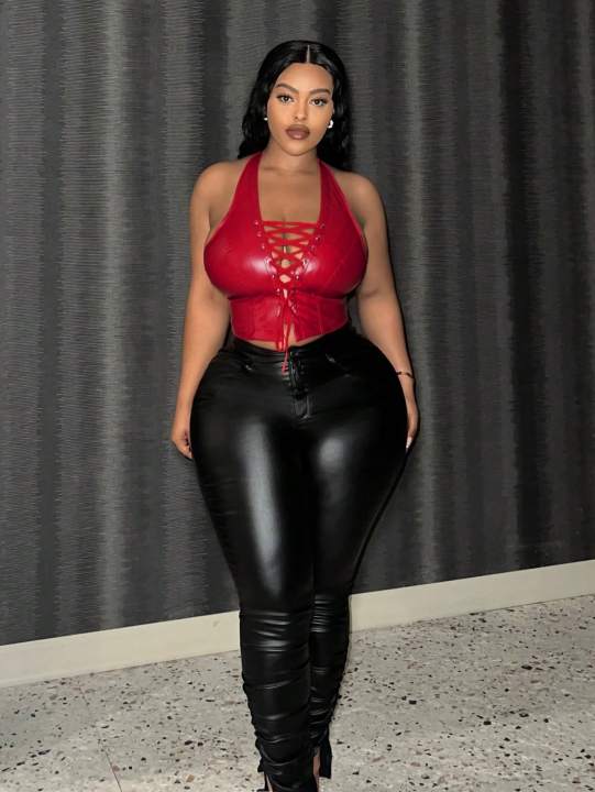 Leather%20Crop%20Top%20for%20Women%20with%20Hanging%20Neck%20Strap%20Hollow%20out%20Belted%20Waist%20Tight%20Strap%20Vest%20Large%20Size%20European%20Style%20-%20Image%206