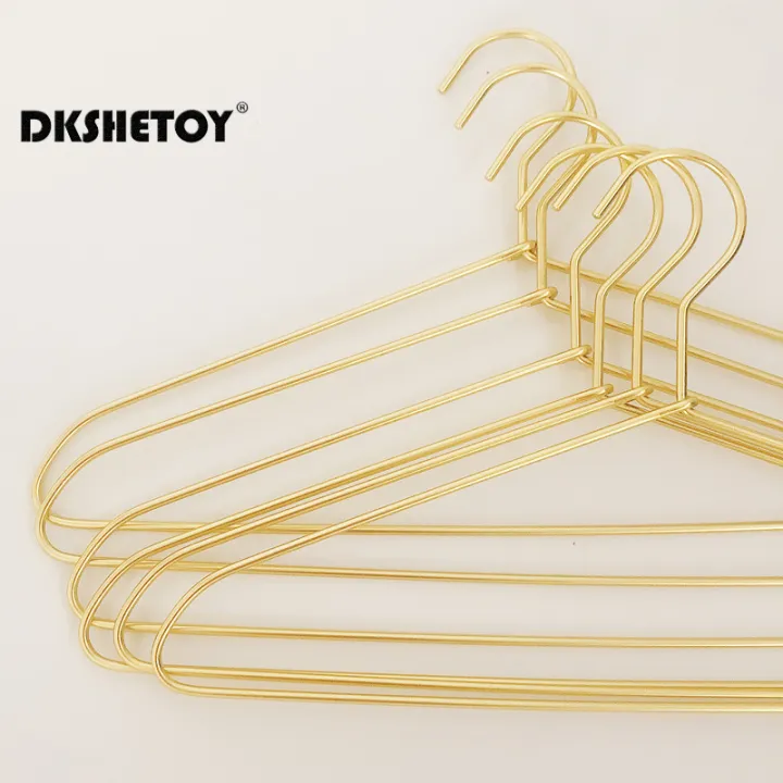Delicate%20Metal%20Clothes%20Hangers%20Silver%20Gold%20Lightweight%20Sturdy%20Clothing%20Coat%20Hanger%20for%20Hanging%20Shirts%20T-Shirts%20Blouses%20-%20Image%205