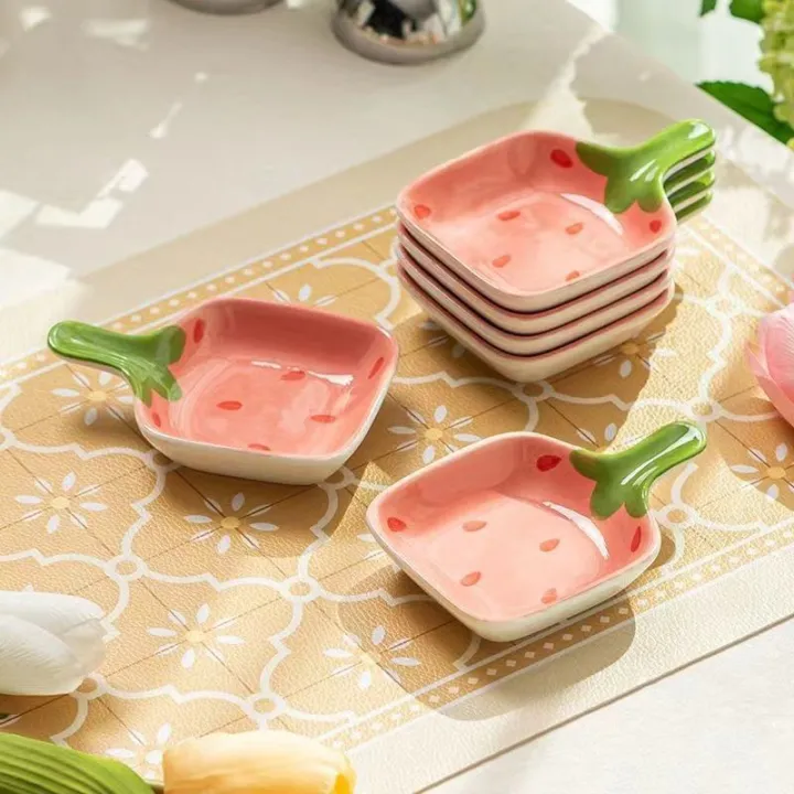 Super%20Cute%20Cartoon%20Strawberry%20Dipping%20Saucer%20Household%20Three-Dimensional%20Ceramic%20Saucer%20Ketchup%20Snack%20Plate%20Vinaigrette%20-%20Image%204