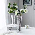 Good vase medium size creative jewelry living room flower arrangement transparent glass Nordic Internet celebrity light luxury flower raised water Rose. 