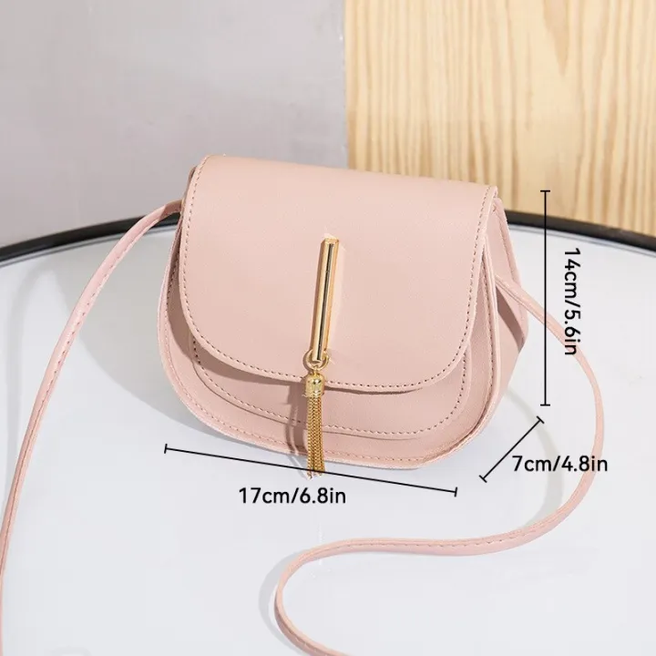 New%20Golden%20Tassel%20Double%20Layer%20Semi%20Circle%20Solid%20Color%20One%20Shoulder%20Saddle%20Bag%20Fashion%20Casual%20Women%20Small%20Bag%20-%20Image%206