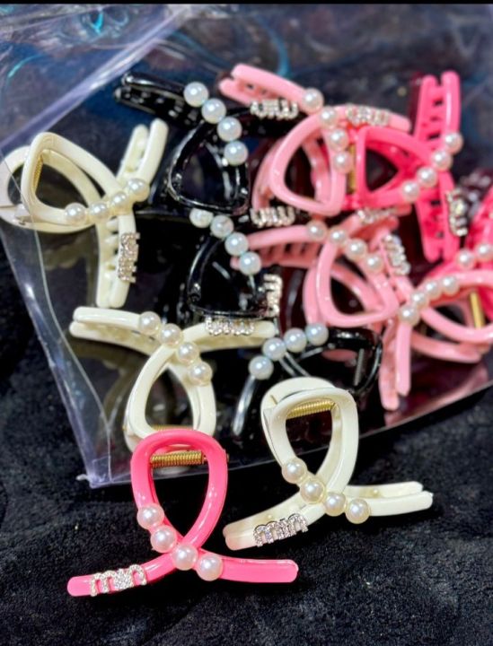1pc Beautiful pearl Hair catcher with strong grip for girls and women