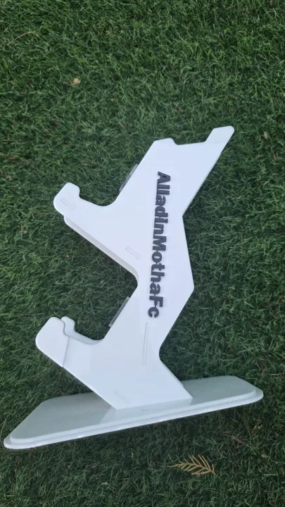 Universal%20Acrylic%20Gaming%20Controller%20Stand%20-%20Desk%20Organizer%20for%20PS5,%20PS4,%20Xbox%20Series%20X/S%20Controllers%20-%20Image%204