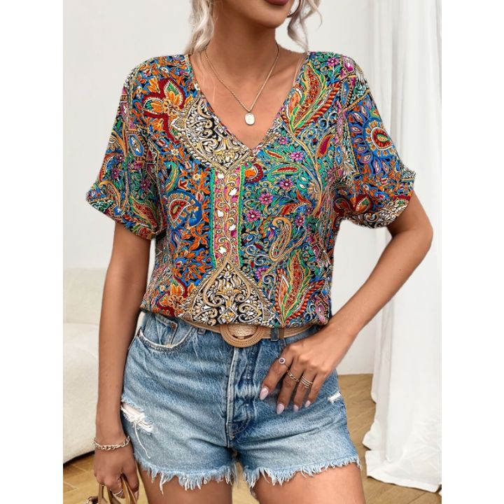 Plus%20Size%200XL-5XL%20Women's%20Fashionable%20V-neck%20Printed%20Casual%20and%20Comfortable%20Short%20Sleeved%20Shirt%20-%20Image%204