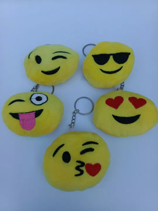 1%20Pc%20Emoji%20Shape%20Keychain,%20Cute%20Soft%20&%20Fluffy%20Smiley%20Emoji%20Shape%20Keychain%20For%20Boys%20&%20Girls%20-%20Image%203