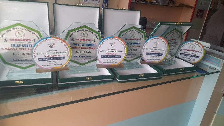 Award,Trophy,Medal,Shield,School%20Awards,%20Crystal%20Trophy,Office%20Gift,%20Office%20Stationary,Eid%20Gift,School%20Awards,Gifts%20-%20Image%203