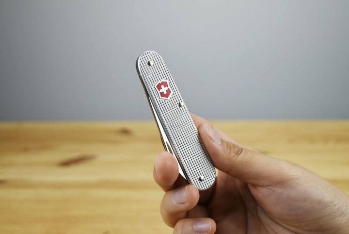 Victorinox%20Bantam%20Alox%20knife%200.2300.26%20-%20Image%203