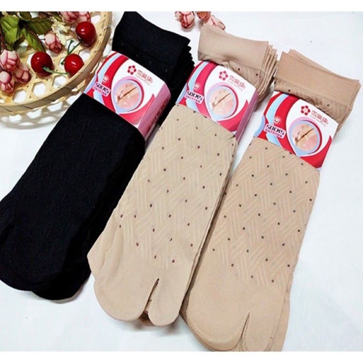 Pack of 3 Ladies Dot Print Thumb Socks - High-Quality Fabric
