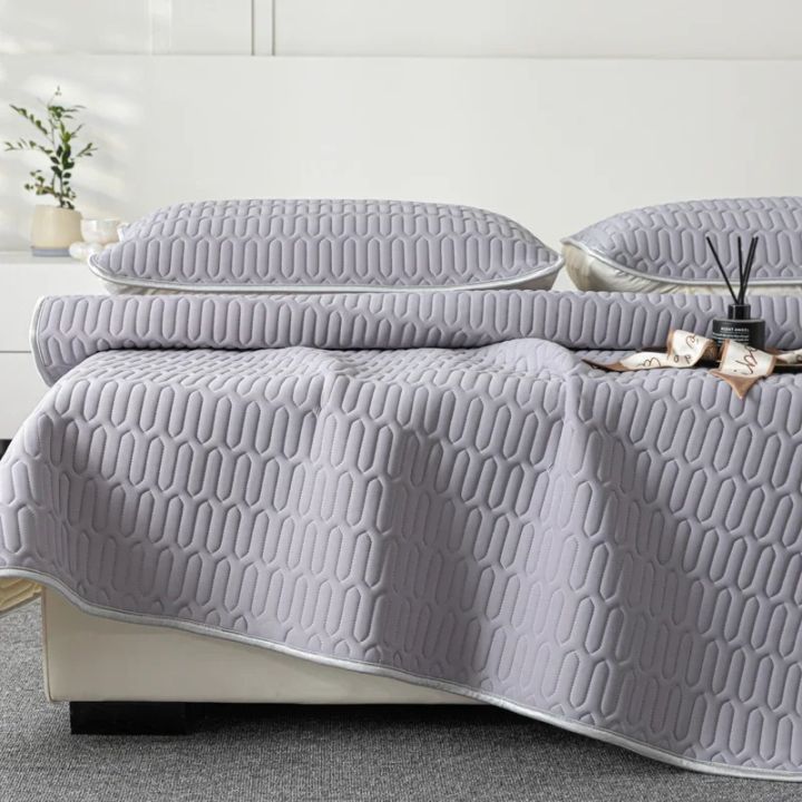 Cooling%20Bed%20Sheet%20Set%20with%20Pillowcases%20Ice%20Silk%20&%20Latex%20Quilted%20Breathable%20Cover%20Solid%20Summer%20Bedding%20Comfort%20&%20Heat%20Resistance%20-%20Image%202