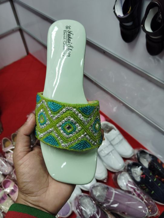 comfortable%20stylish%20flat%20women%20shoe%20by%20arman%20malik%20fashion%20-%20Image%202