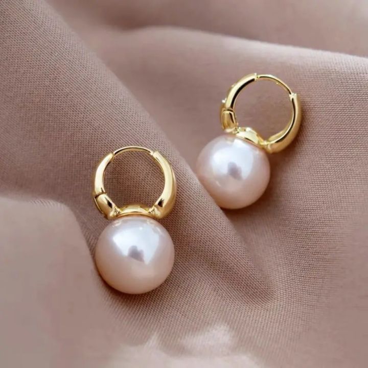 New In Imitation Pearl Hoop Earrings Women Fashion Minimalist Style Copper Ear Buckle Light Luxury Wedding Earring Accesories