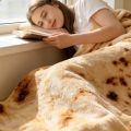 Pancake Flannel Throw Blanket Pet Plush Floor Mat Cute Round Warm Picnic Blanket Cozy Soft Mat Home Decoration Travel Accessory.