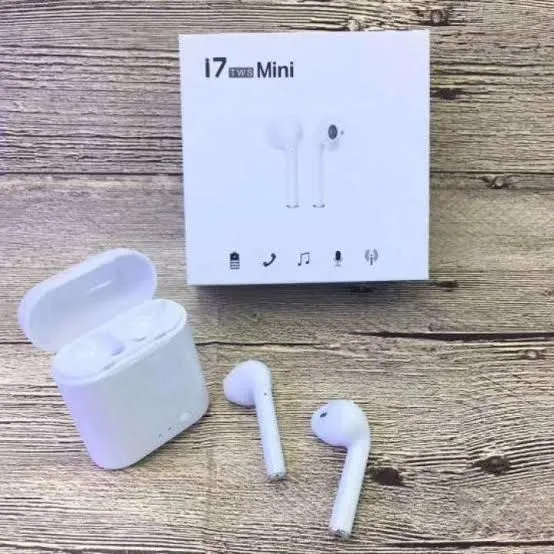 i7%20Mini%20TWS%20Earbuds%20Wireless%20Bluetooth%20Earphones%20White%20Color%20-%20Image%203
