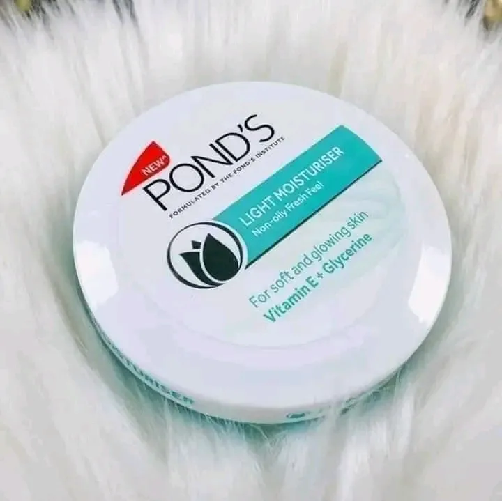 Ponds%20Light%20Moisturiser%2050%20ml%20Non-Oily%20Fresh%20Feel%20For%20Soft%20Glowing%20Skin%20-%20Image%202