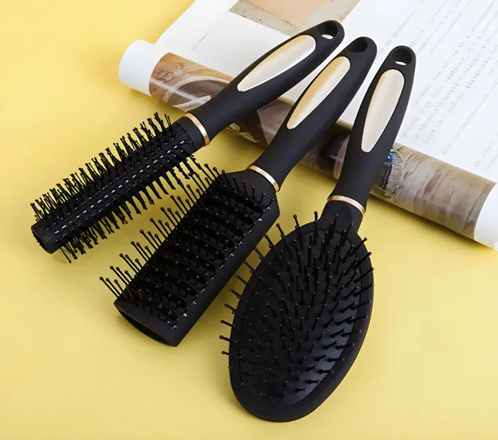 3-in-1%20Hair%20Brush%20Set%20for%20All%20Hair%20Types%20%E2%80%93%20Anti-Static,%20Soft%20Bristles,%20Ergonomic%20Grip,%20Salon-Quality%20Detangling%20&%20Styling%20,%20Massage%20Oval%20Hair%20brush%20-%20Image%203