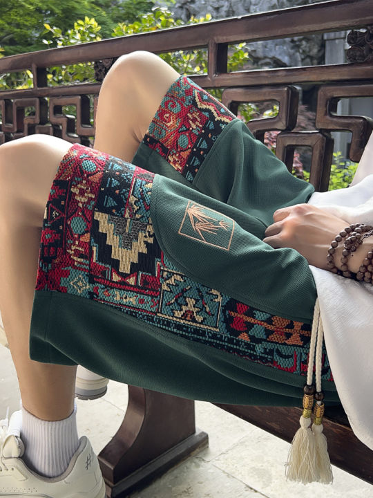 Men's%20ethnic%20embroidery%20pattern%20shorts%20with%20pockets,%20summer%20casual%20drawstring%20shorts,%20suitable%20for%20outdoor%20and%20beach%20casual%20wear%20-%20Image%207