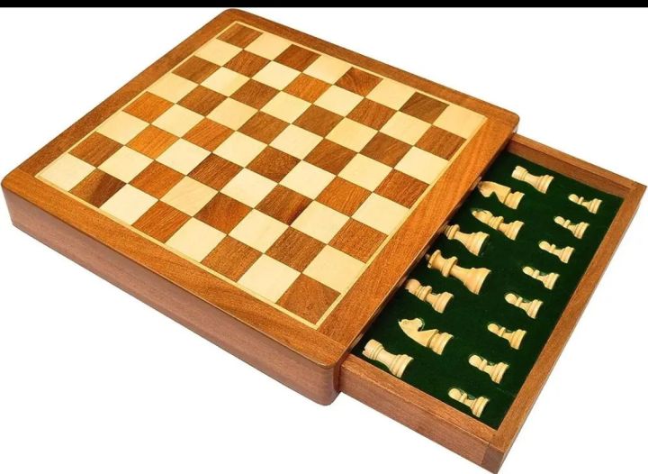 Wooden%20Chess%20With%20Board%20(18x18%20cm)%20-%20Image%205