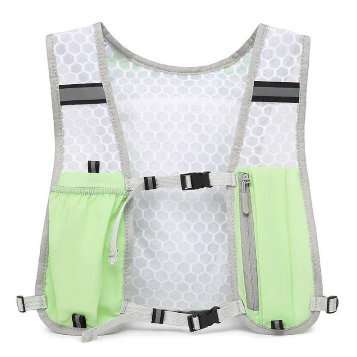 Lightweight%20Running%20Vest%20Pack%20for%20Men%20&%20Women,%20Breathable%20Hydration%20Vest,%20Front%20Pocket%20Adjustable%20Outdoor%20Jogging%20Backpack%20-%20Image%207
