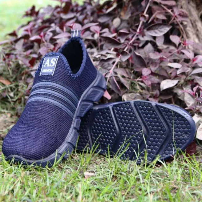 Men's%20Canvas%20Slip-On%20Loafers%20-%20Lightweight%20Casual%20Shoes%20for%20Men%20&%20Boys%20-%20Stylish%20Breathable%20Flat%20Walking%20Sneakers%20-%20Gym%20&%20Running%20Shoes%202026%20-%20Image%207
