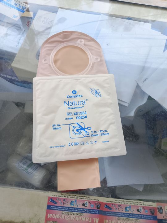 Premium%20Two-Piece%20Colostomy%20Bag%20System%20-%2070mm%20Skin%20Barrier%20&%20Drainable%20Pouch%20-%20Comfortable%20&%20Leak-Proof%20(Pack%20of%201)%20-%20Image%202