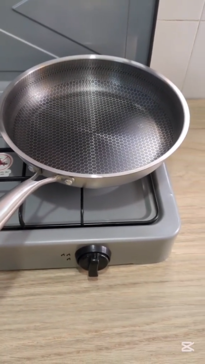 Honeycomb Structure Hex Design Non-stick  Fry Pan 28 cm Stainless Steel