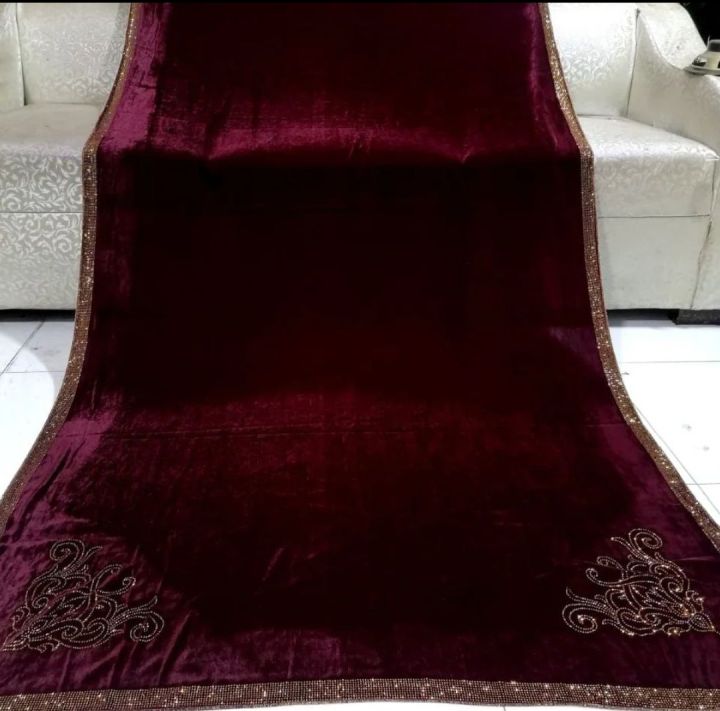 High%20Quality%20Micro%20Velvet%20Shawl%20for%20Women%20with%20Elegant%20Stone%20Edge%20Border%20Soft%20and%20Luxurious%20Draping%20-%20Image%204