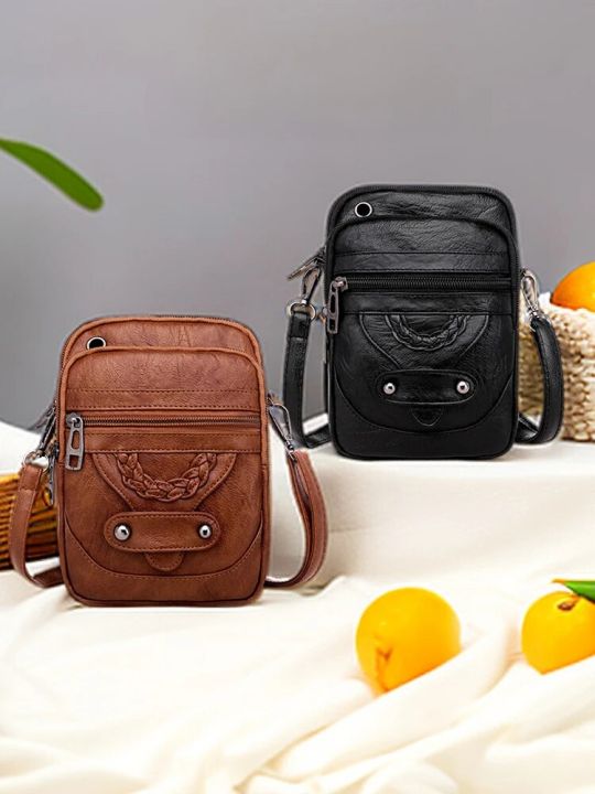 PU%20Soft%20Leather%20Shoulder%20Bag%20Large%20Capacity%20Casual%20and%20Lightweight%20Shoulder%20Crossbody%20Bag%20for%20Women%20-%20Image%206