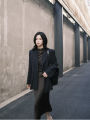 ETJ Fall/Winter 2025 New Women's Street Fashion oversized pinstripe shoulder-padded loose suit jacket for women.