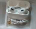 realmi airpord with case. 