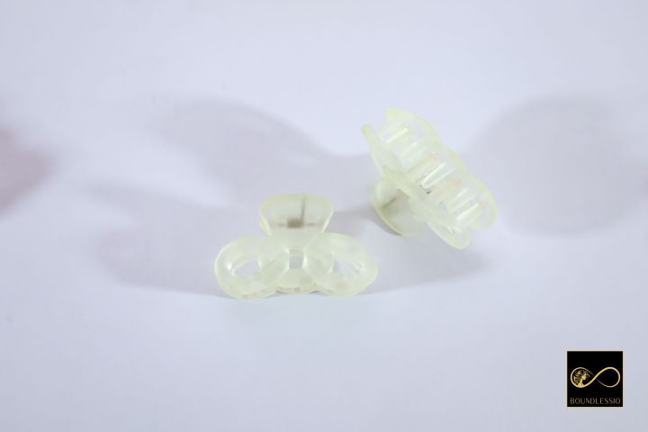 (2%20piece)%20Mini%20hair%20claw%20clip%20from%20BOUNDLESSIO%20-%20Image%208
