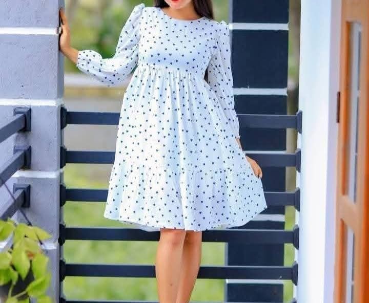 Ladies%20Casual%20Frocks/Women's%20Dresses/Polka%20dot%20design/White%20Dresses%20-%20Image%204