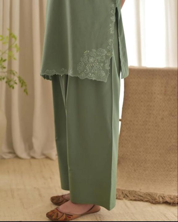 Aira%20Farshi%20shalwar%203pc%20-%20Image%206