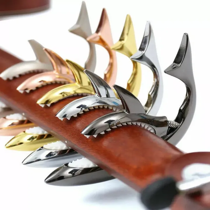 Guitar%20Zinc%20Alloy%20Shark%20Capo%20For%20Acoustic%20And%20Electric%20Guitar%20With%20Good%20Hand%20Feeling%20%7C%20No%20Fret%20Buzz%20And%20Durable%20-%20Image%202