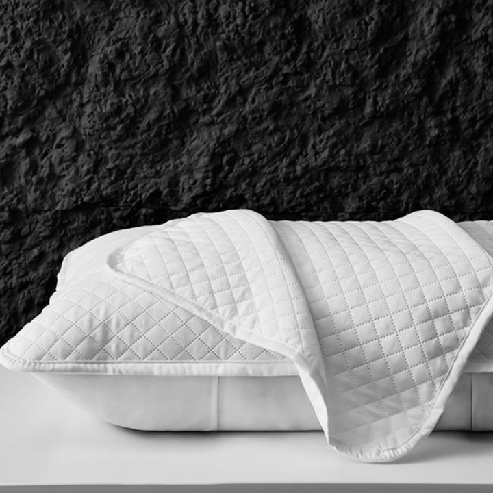 Clip%20Pillow%20Cover%20Head%20oil%20Isolation%20layer%20Pillow%20Case%20Protector%20Waterproof%20Anti%20Mite%20Pillow%20Core%20Protection%20(No%20Pillow)%2072X45cm%20-%20Image%204