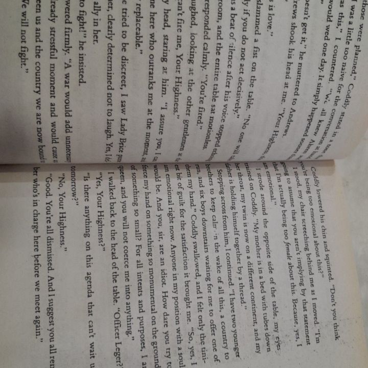 THE%20CROWN%20BOOK%20FIVE%20OF%20THE%20SERIES%20BY.%20KIERA%20CASS%20-%20Image%204