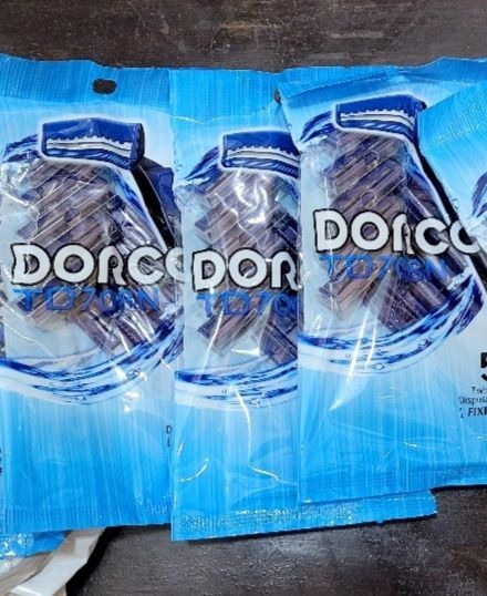 Pack of 3 Dorco Razors For Men/Women Original Branded Korean Twin Blade Fixed Type Disposable Razors (15pcs) Original Dorco Blade