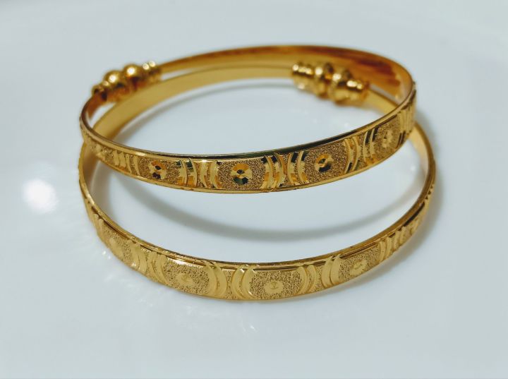 long%20lasting%20stylish%20bracelet%20for%20women%20-%20Image%204