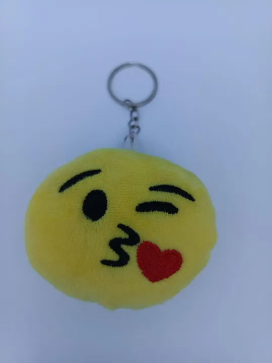 1%20Pc%20Emoji%20Shape%20Keychain,%20Cute%20Soft%20&%20Fluffy%20Smiley%20Emoji%20Shape%20Keychain%20For%20Boys%20&%20Girls%20-%20Image%206