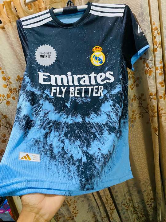 Real%20madrid%20new%20galaxy%20edition%20jersey%2024/25%20half%20sleeves%20-%20Image%203